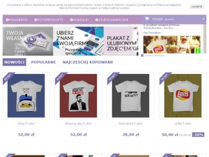 Kolorowe koszulki z nadrukiem.